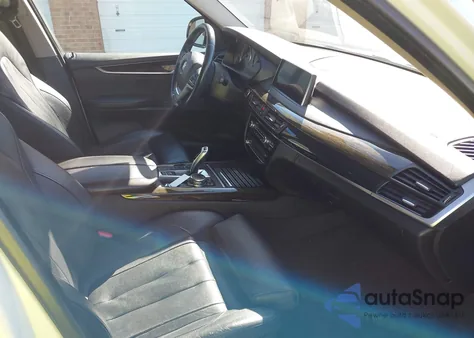 2015 BMW X5 xDrive35I z USA, uszkodzony, nr VIN 5UXKR0C51F0P09291